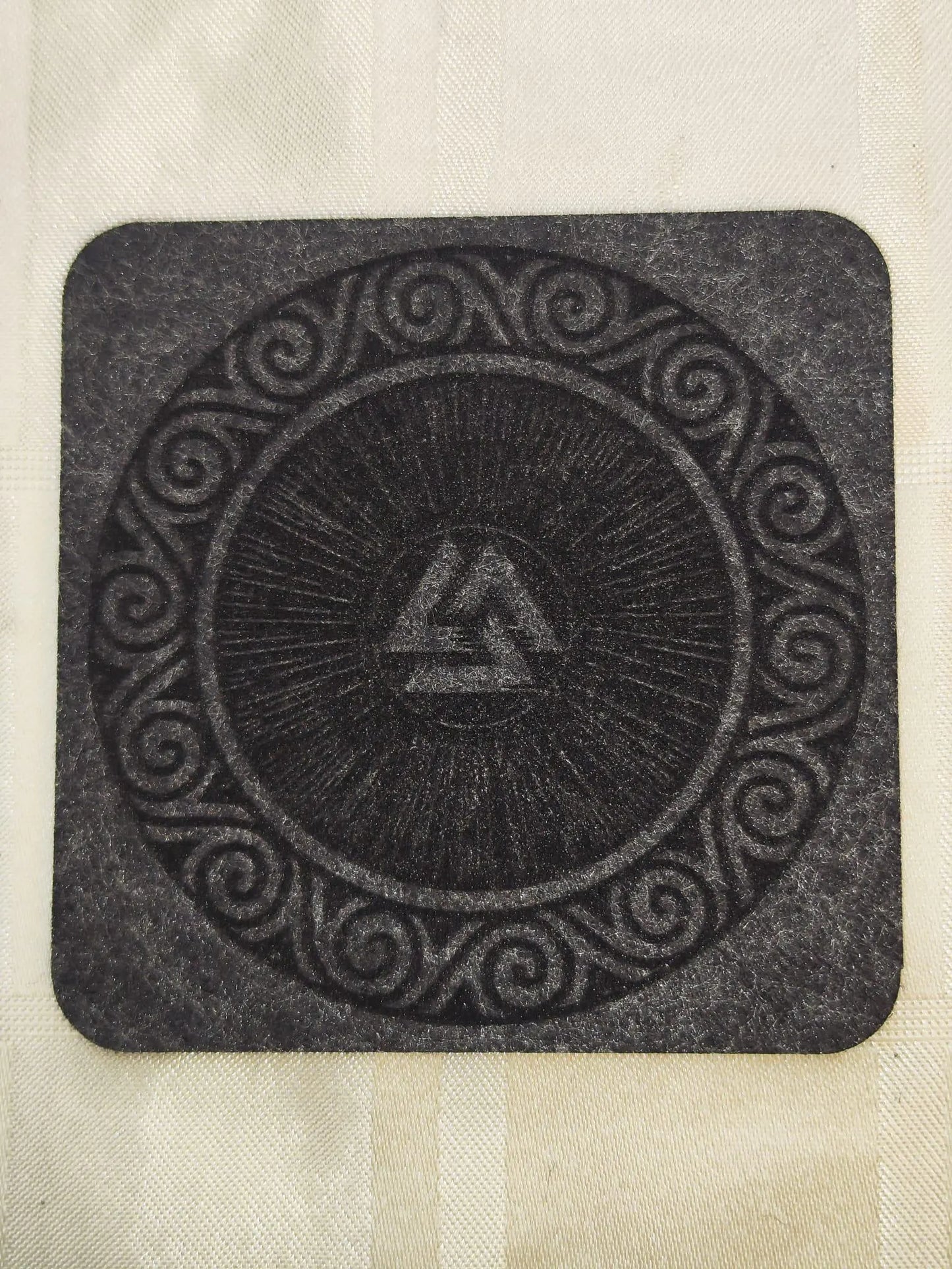 Valknut Filzuntersetzer-Set (4 Stück) – nordisches Symbol der Krieger & Ewigkeit