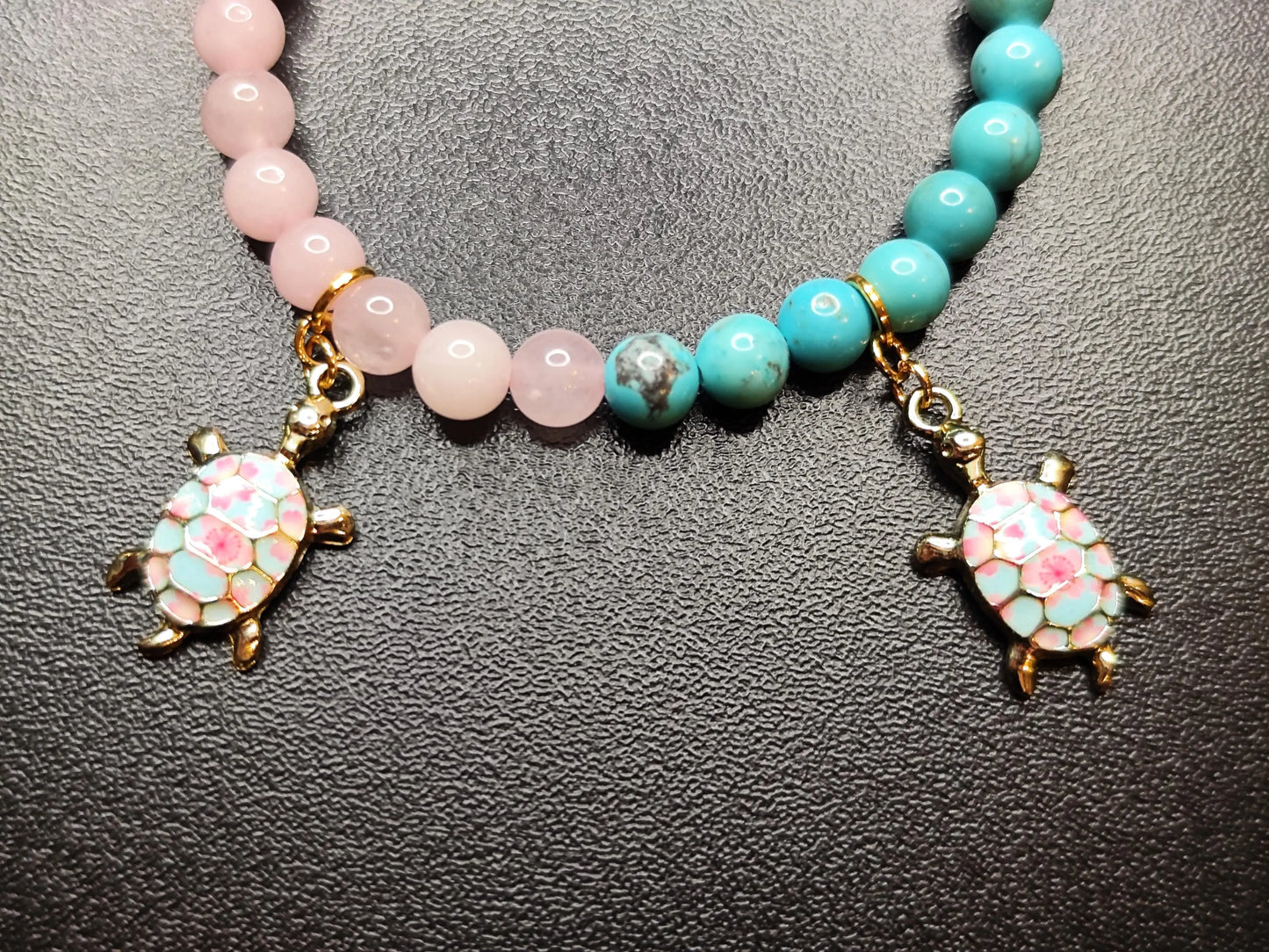 Rosenquarz & Türkis Armband mit Schildkröten Charm | Naturstein Schmuck | 6mm Edelsteinperlen