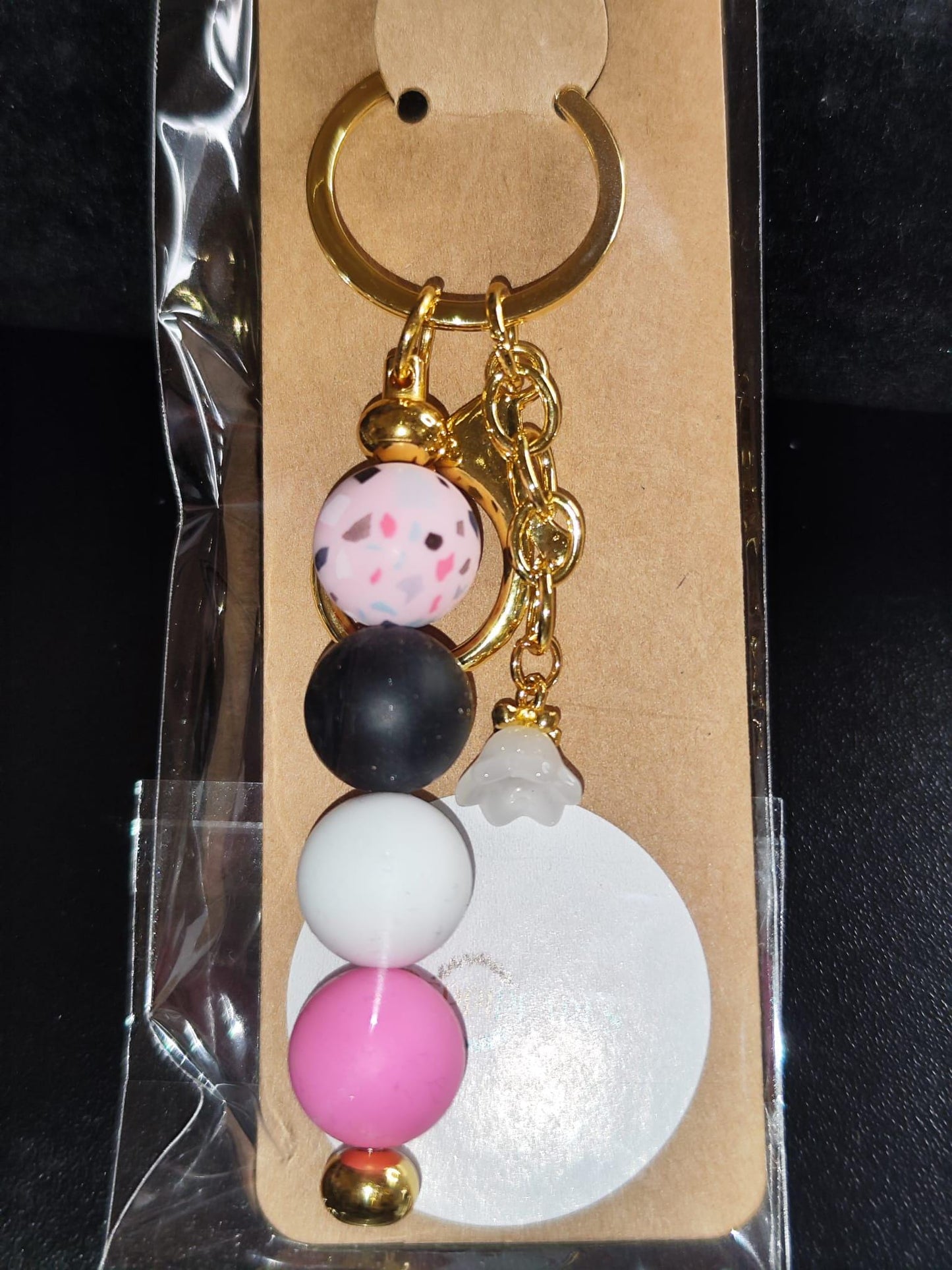 verschiedene Handgemachte Schlüsselanhänger aus Silikon - Boho-Chic