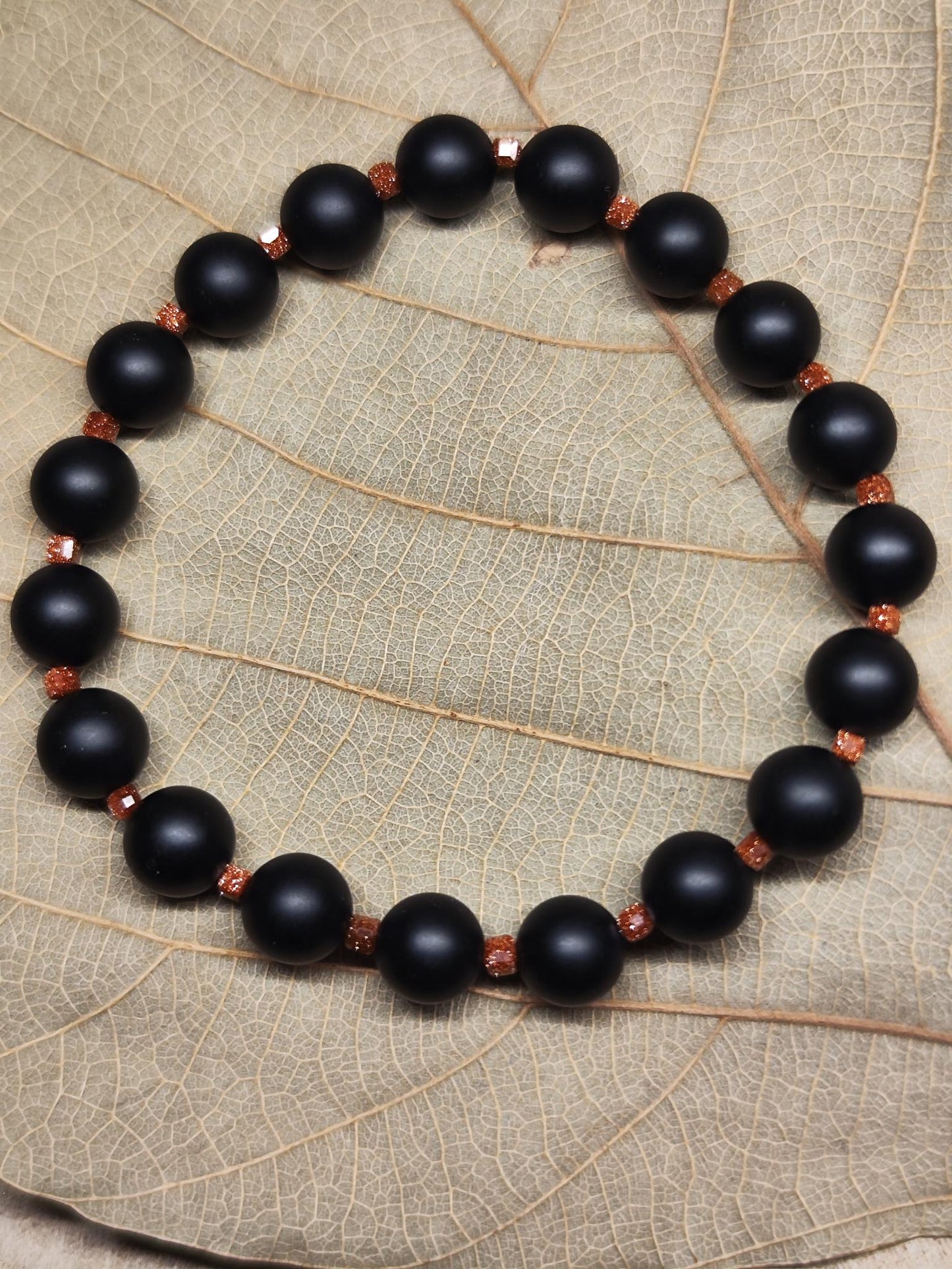 Armband des Monats Januar | Schwarzer Onyx Heilstein Armband | Edelstein Schmuck handgemacht | Neuanfang & Schutz