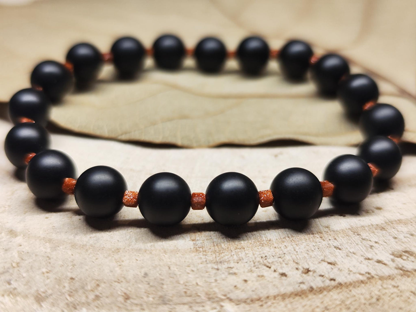 Armband des Monats Januar | Schwarzer Onyx Heilstein Armband | Edelstein Schmuck handgemacht | Neuanfang & Schutz