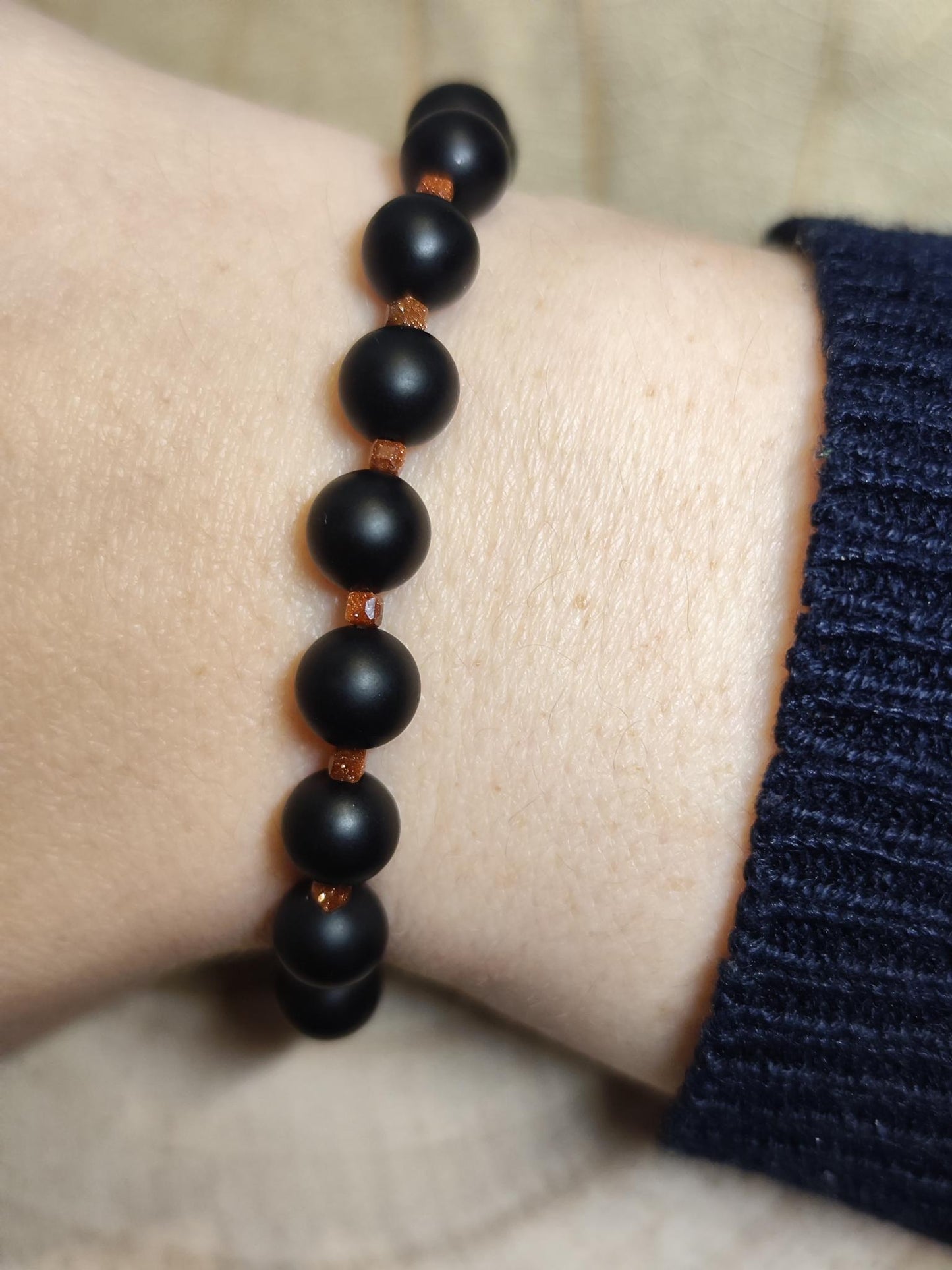 Armband des Monats Januar | Schwarzer Onyx Heilstein Armband | Edelstein Schmuck handgemacht | Neuanfang & Schutz