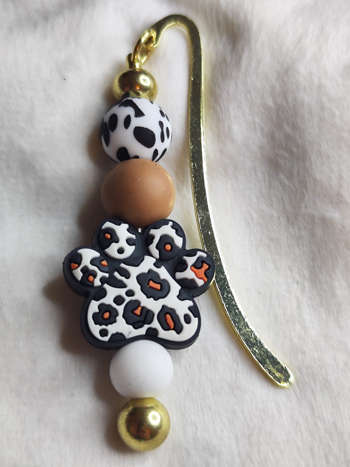 verschiedene Buchzeichen mit Pfotenanhänger – Handmade – Silikonperlen & Metall-Lesezeichen