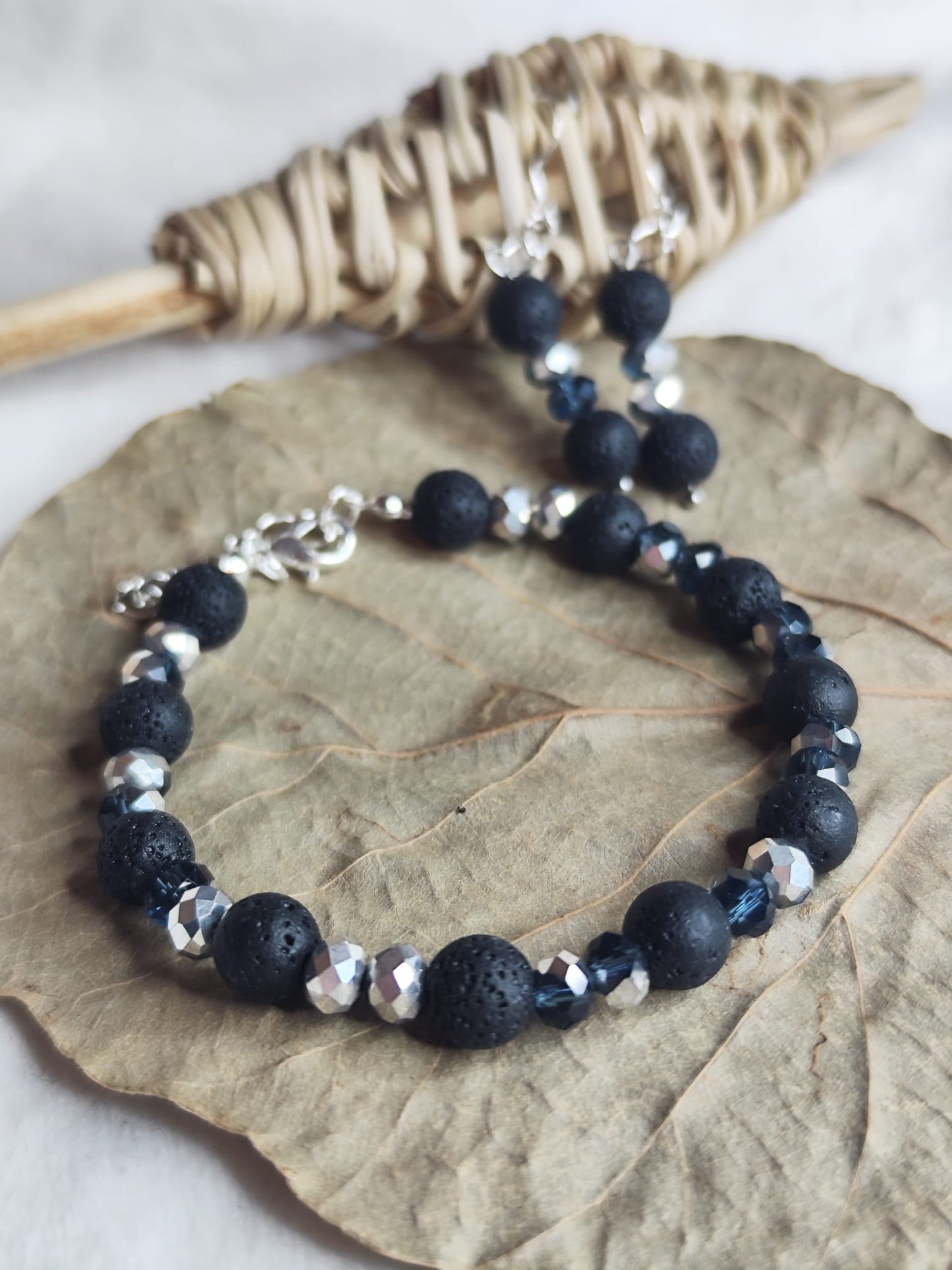 Elegantes Schmuck-Set aus Lavastein & Glasschliffperlen – Handgefertigt mit S925 Silber