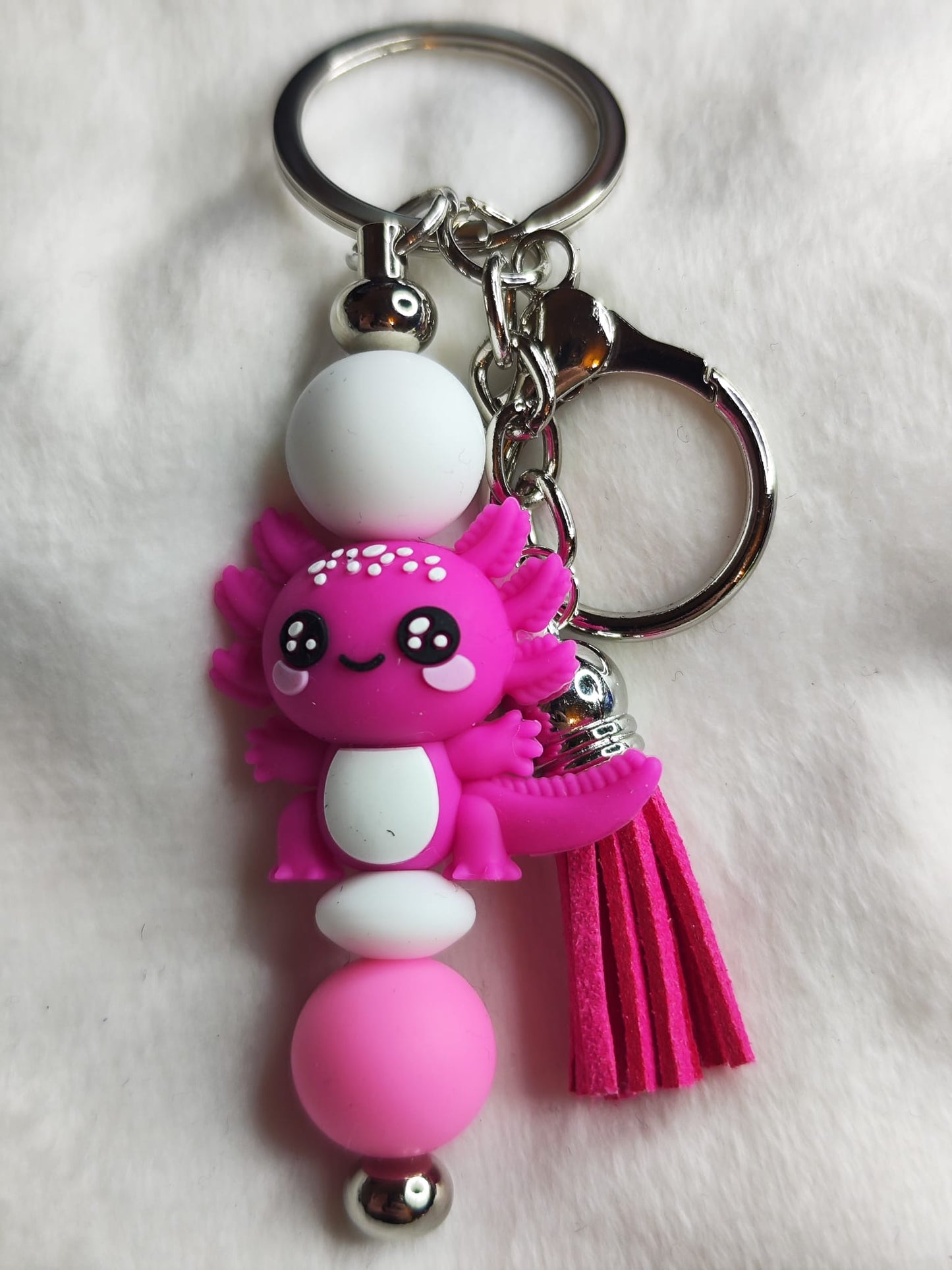 verschiedene Süße Axolotl-Schlüsselanhänger – Handmade – Silikonperlen & Quaste