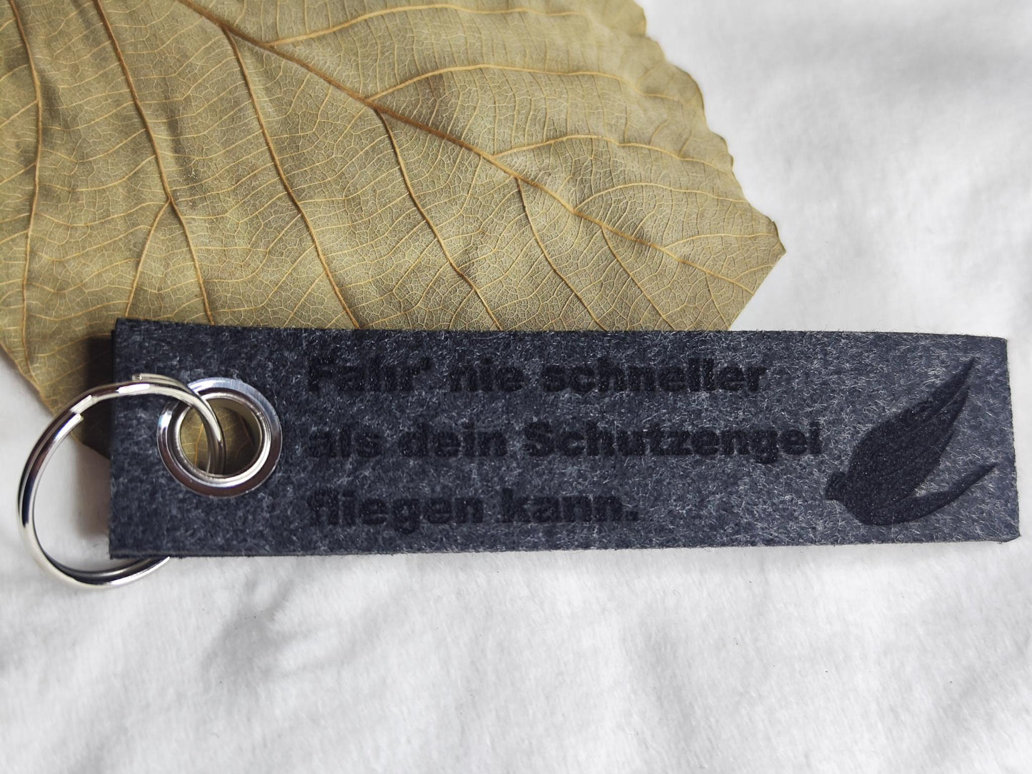 Filz Schlüsselanhänger personalisiert | Wunschtext u. verschiedene Designs | Geschenkidee | Lasergravur | Anhänger mit Schriftzug