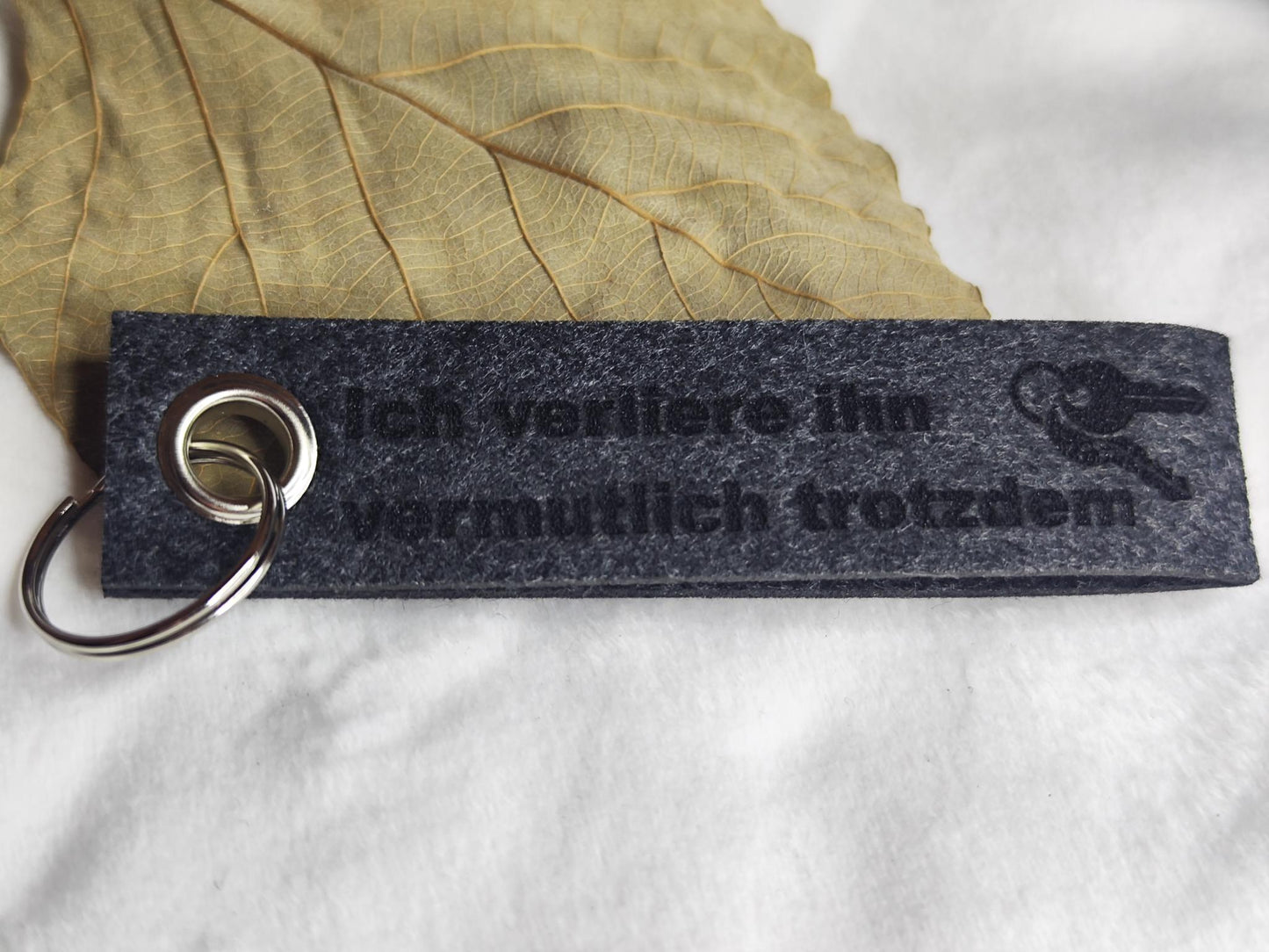 Filz Schlüsselanhänger personalisiert | Wunschtext u. verschiedene Designs | Geschenkidee | Lasergravur | Anhänger mit Schriftzug