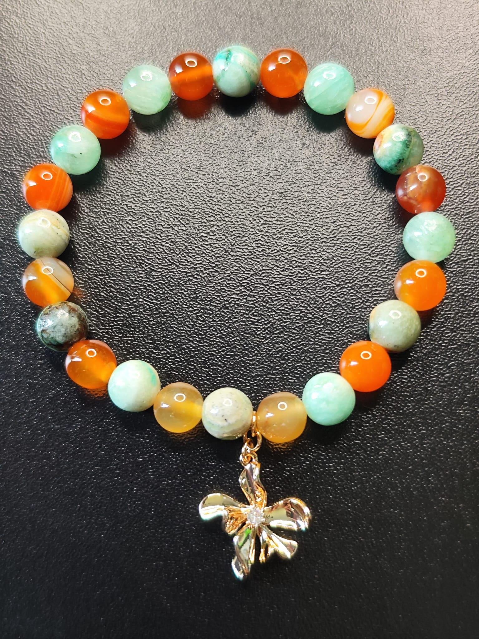 Edelstein-Armband mit Blüten-Anhänger | Phoenixstein, Streifen-Achat | Handgemacht | 18k vergoldet | Boho Schmuck