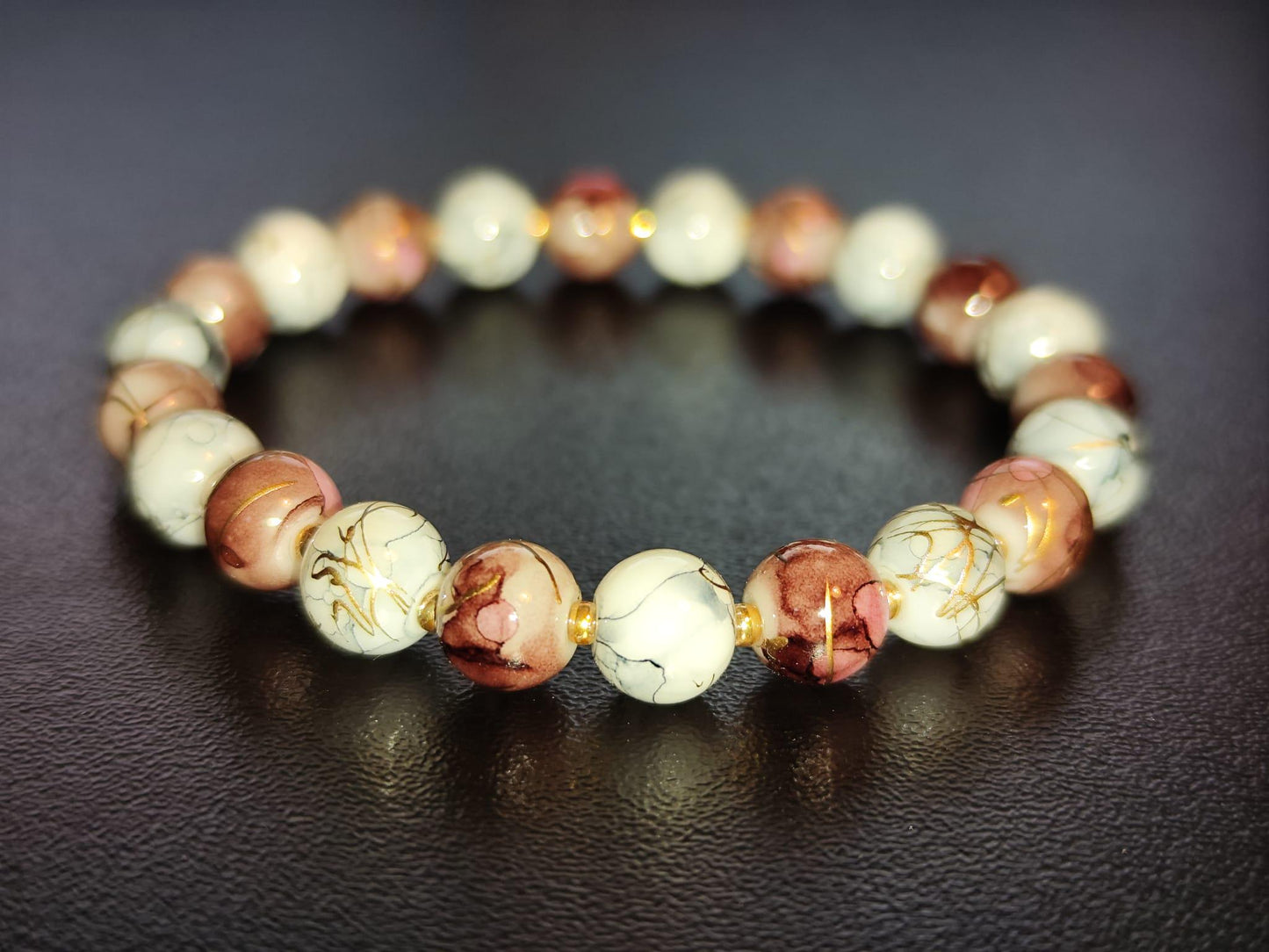 Handgemachtes Schmuckset aus Glasperlen – Halskette, Armband und Ohrringe – Grau-Braun marmoriert