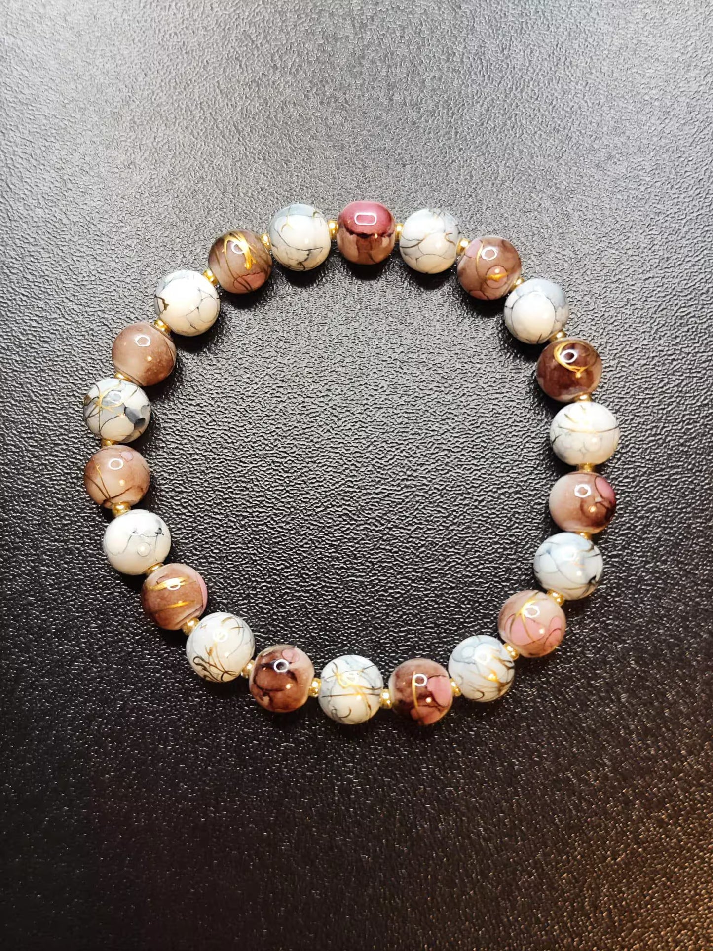 Handgemachtes Schmuckset aus Glasperlen – Halskette, Armband und Ohrringe – Grau-Braun marmoriert