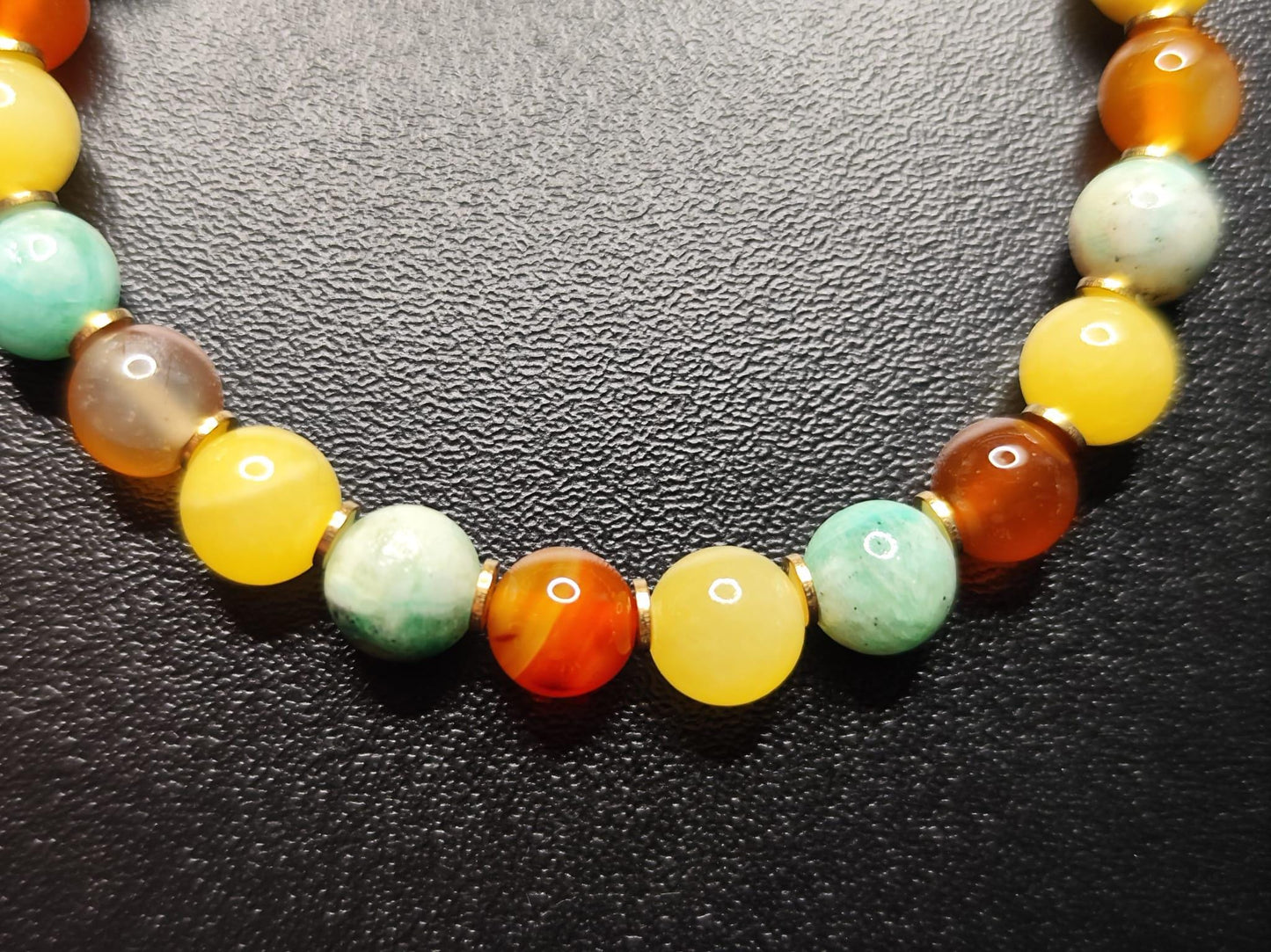 Handgemachtes Edelstein-Armband mit Phoenixstein, Streifen-Achat & Jade | 18k vergoldete Details | Boho Schmuck Damen