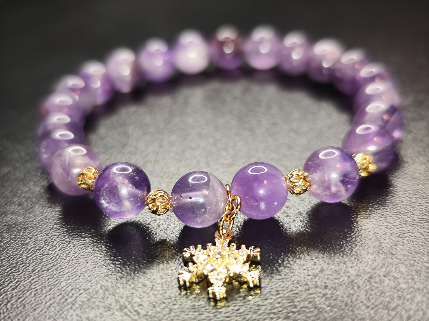 Amethyst Armband mit 18k Vergoldung & Schneeflocken-Anhänger – Handgemachter Edelsteinschmuck