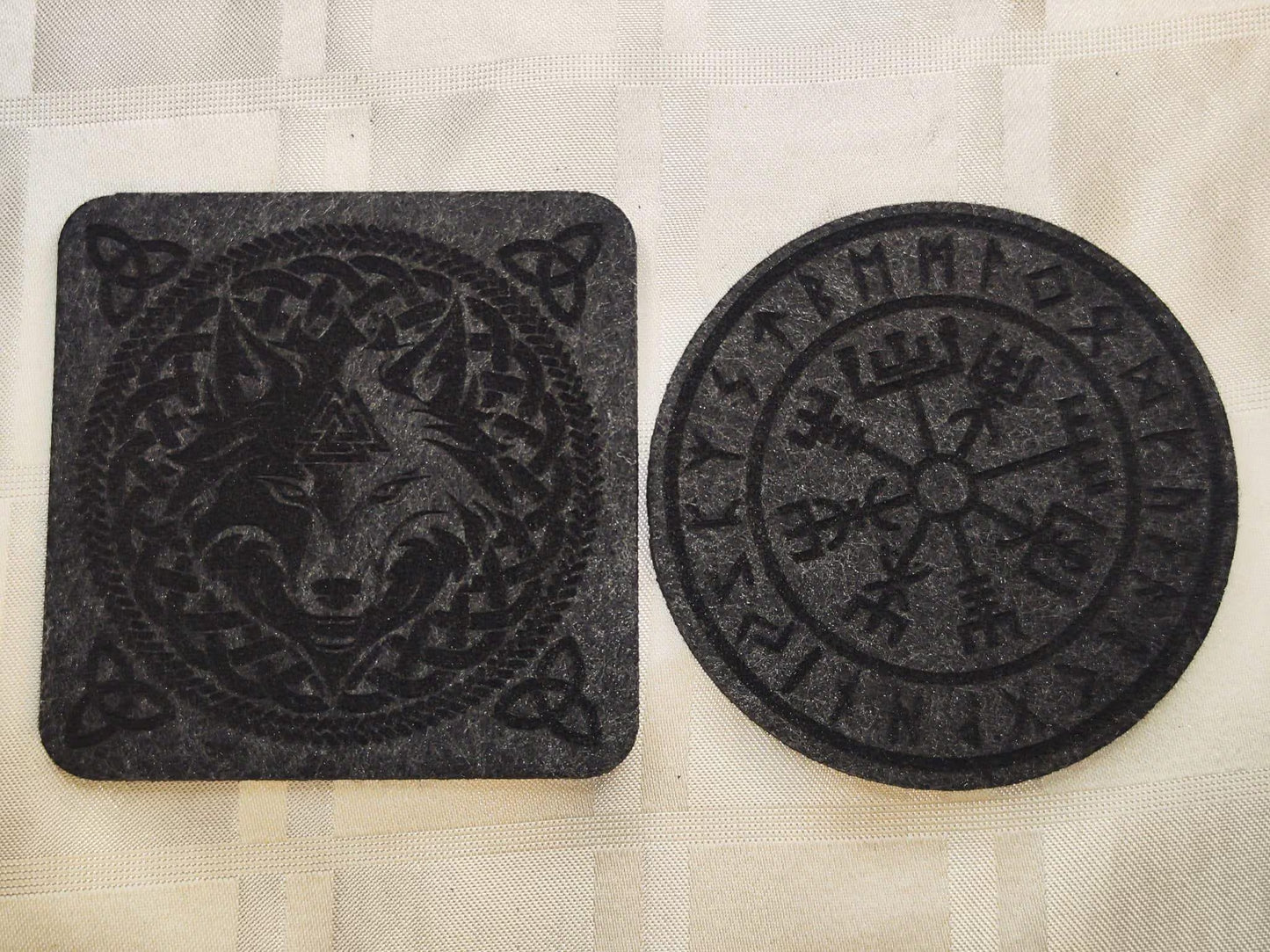 2er Wikinger Untersetzer-Set Filz, eckig und rund nordische Symbole