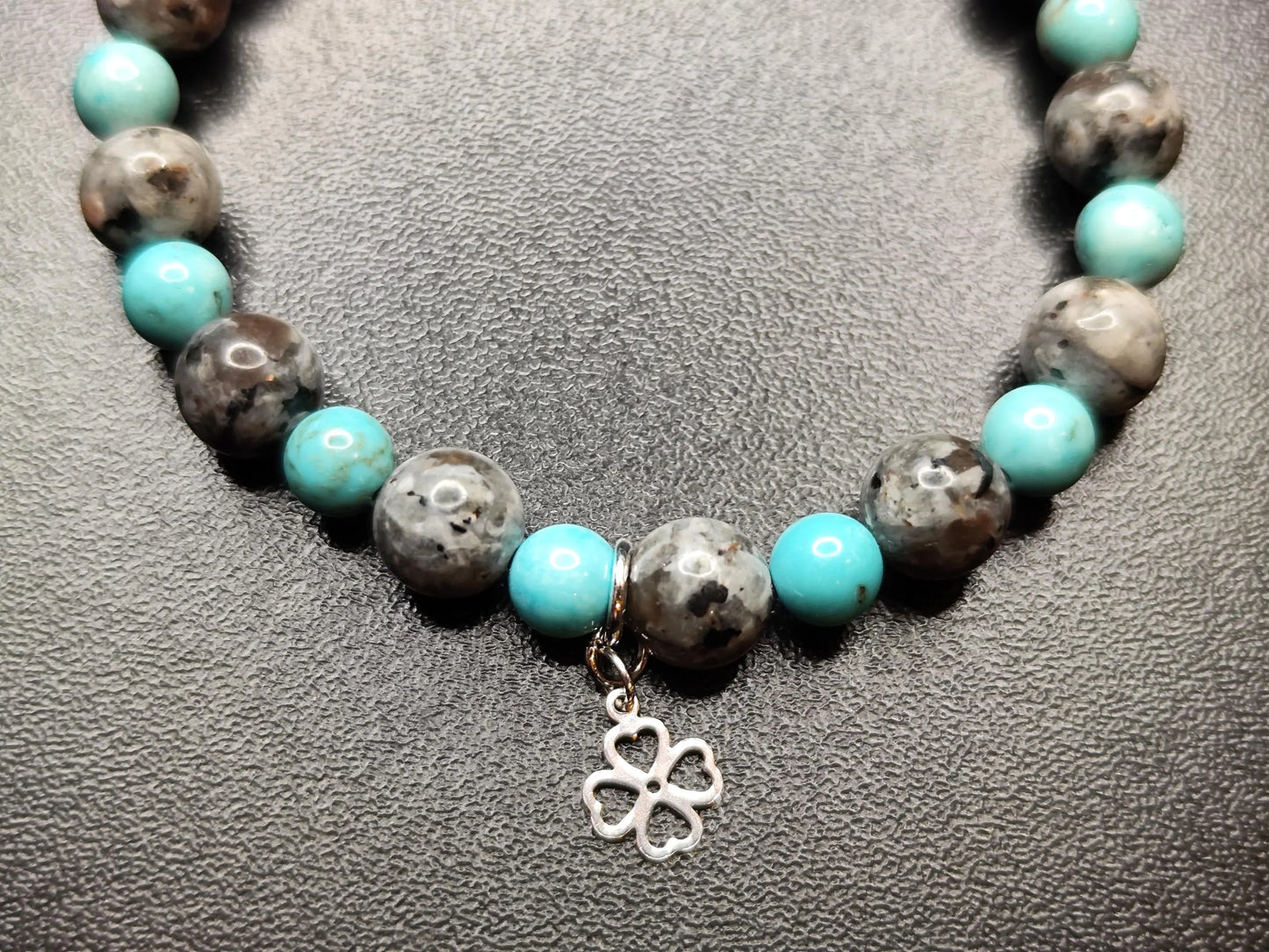 Yooperlite & Türkis Armband mit Kleeblatt Charm | Edelstein Schmuck | 925 Sterling Silber