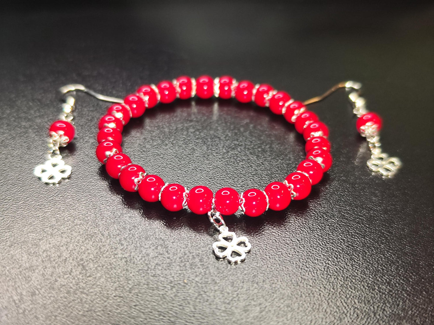 Red Coral Schmuck Set | Edelstein Armband u. Ohrhänger mit Kleeblatt Charm | S925 Sterling Silber | Handgemacht & Hypoallergen