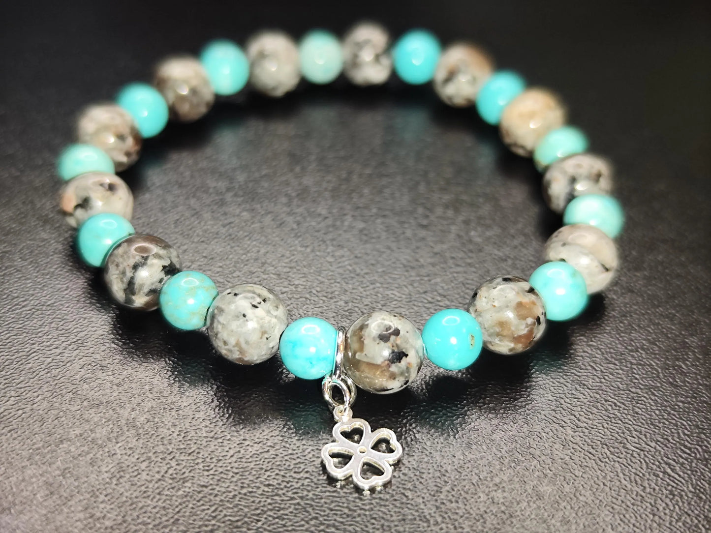 Yooperlite & Türkis Armband mit Kleeblatt Charm | Edelstein Schmuck | 925 Sterling Silber