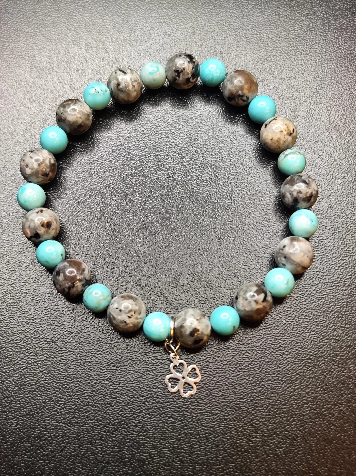 Yooperlite & Türkis Armband mit Kleeblatt Charm | Edelstein Schmuck | 925 Sterling Silber