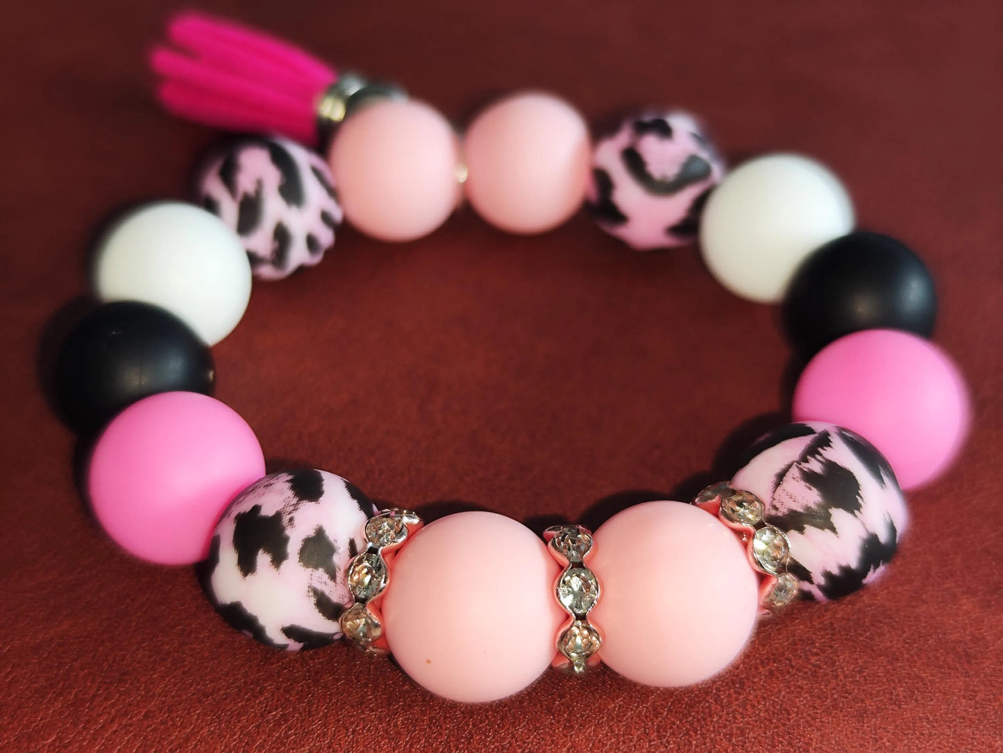 Handgemachtes Silikon Armband Damen – 16 cm Stretcharmband mit 12mm Perlen in Pink, Schwarz & Weiß, Leopardenmuster, Geschenkidee