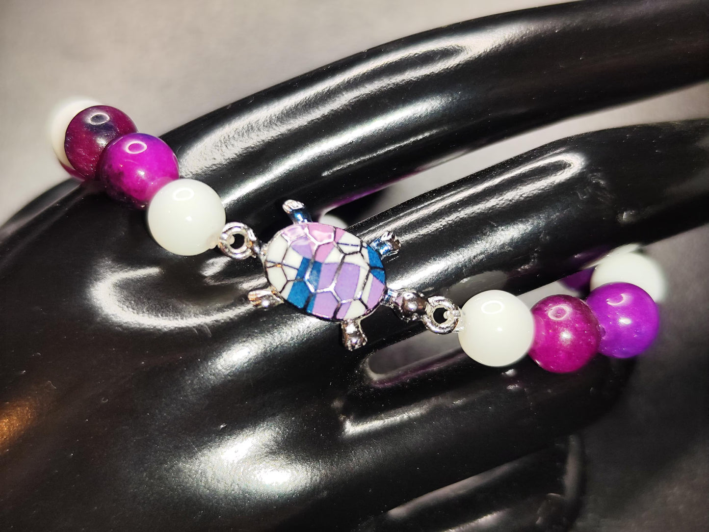 Handmade Armband mit Achat & Jadeperlen – Schildkröten Anhänger