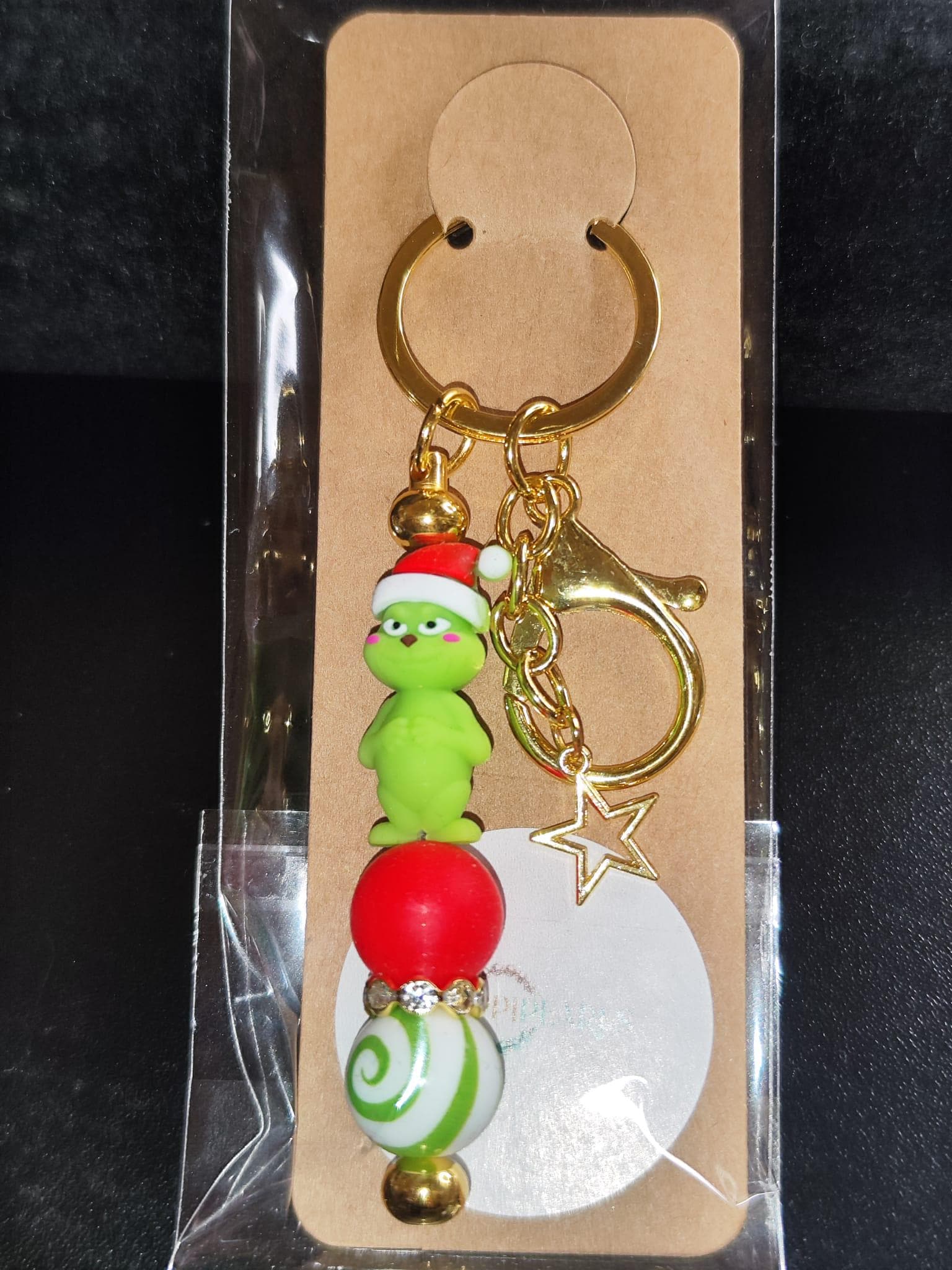 verschiedene Weihnachtliche Schlüsselanhänger – Rentier, Lebkuchen, Grinch – Handgemacht