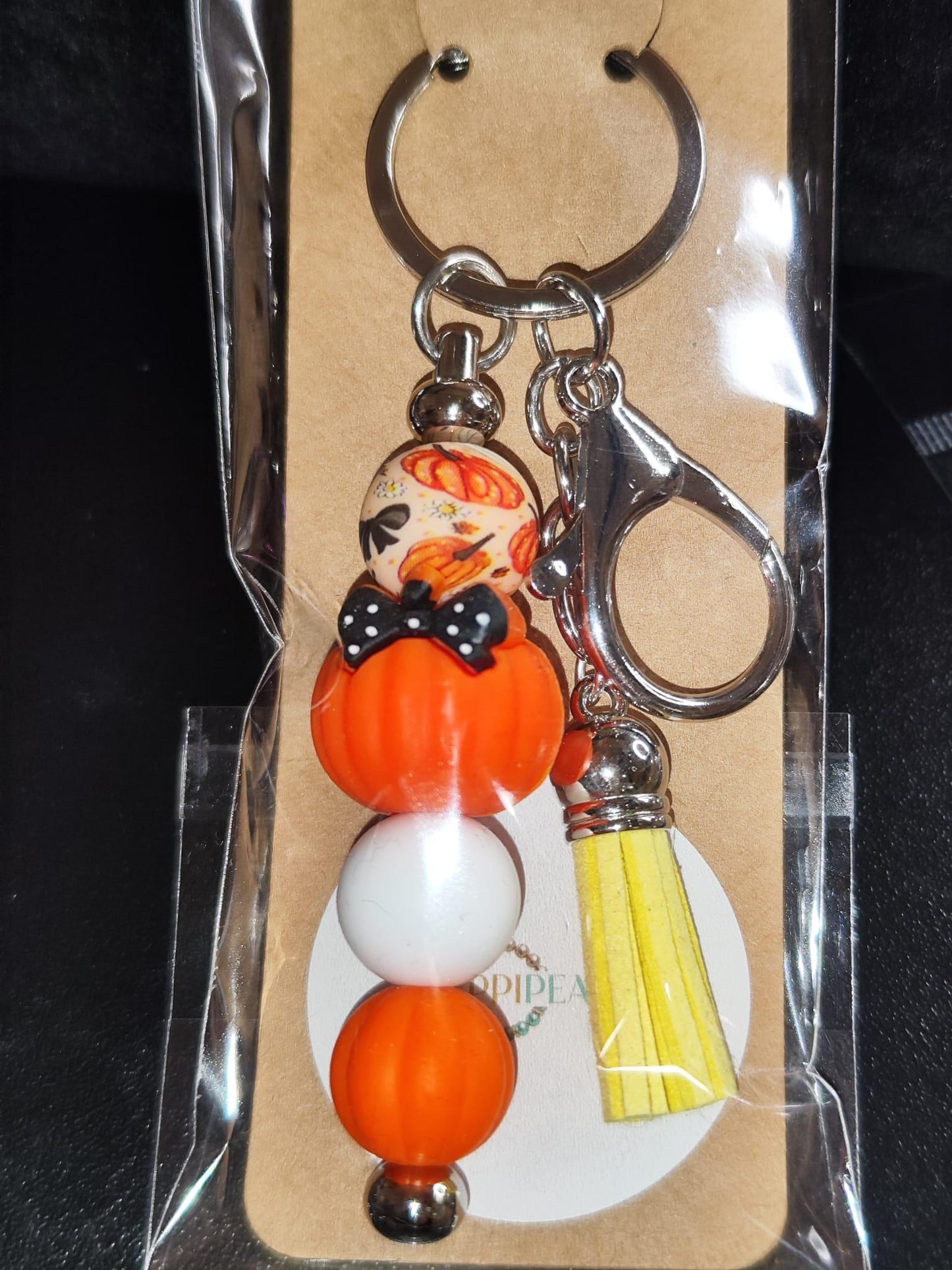 verschiedene Halloween Schlüsselanhänger – Geist, Fledermaus & Kürbis – Handgemacht