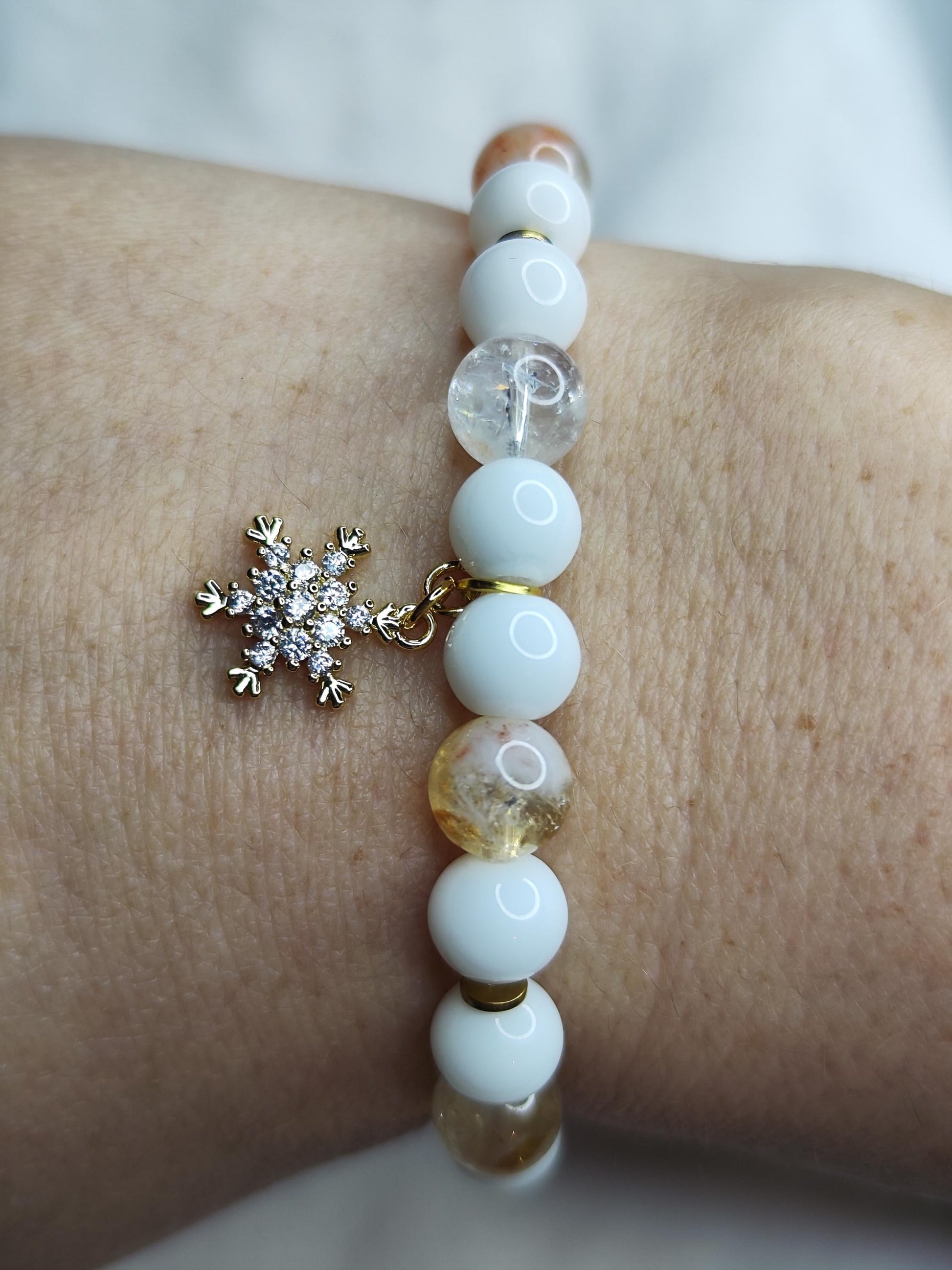Winter Armband Weißer Achat & Rutilquarz | 18k vergoldet | Schneeflocke Charm | Geschenk für Frauen | Edelsteinarmband | Set Rabatt