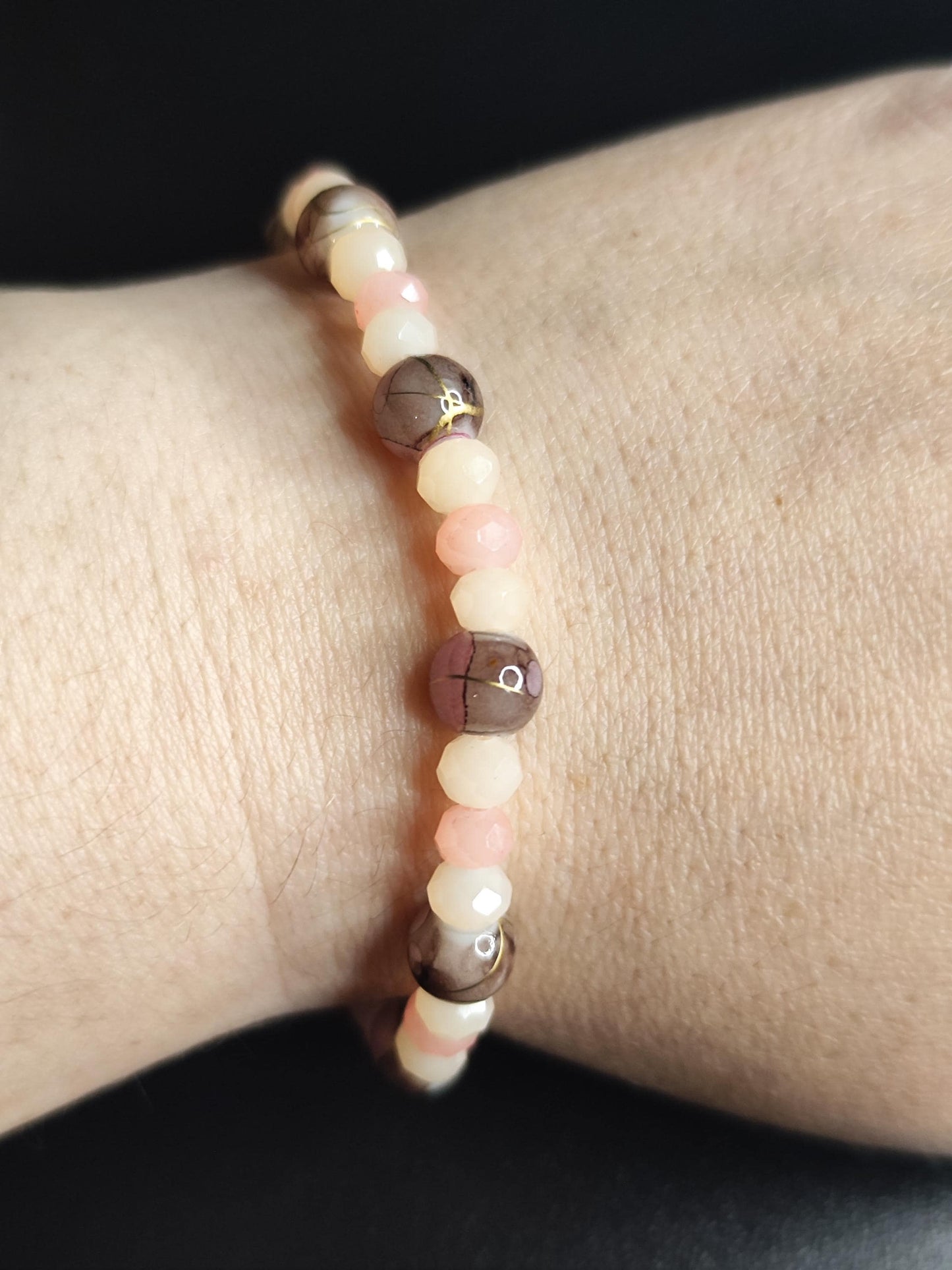 3er Set Glasperlenarmbänder – Rosa/Braun Pastell – Handgemacht – Elastisch – 16 cm – Elegante Perlenarmbänder – Geschenk für Frauen