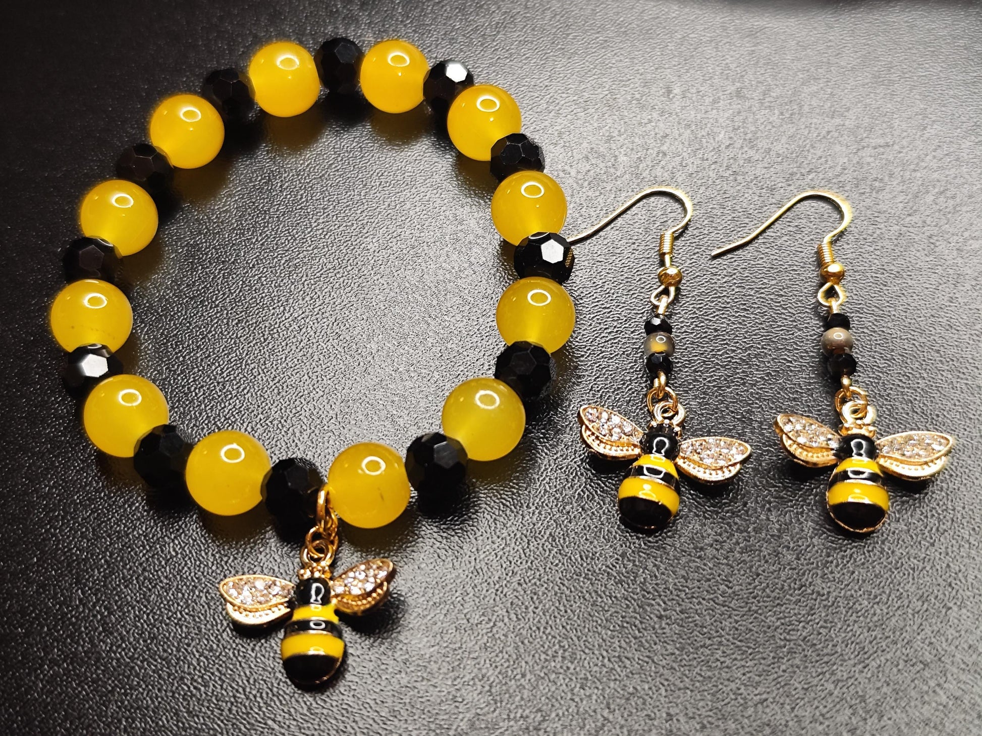 Schmuckset „Busy Bee“ – Gelbe Jade & Glasschliffperlen - Ohrringe und Armband