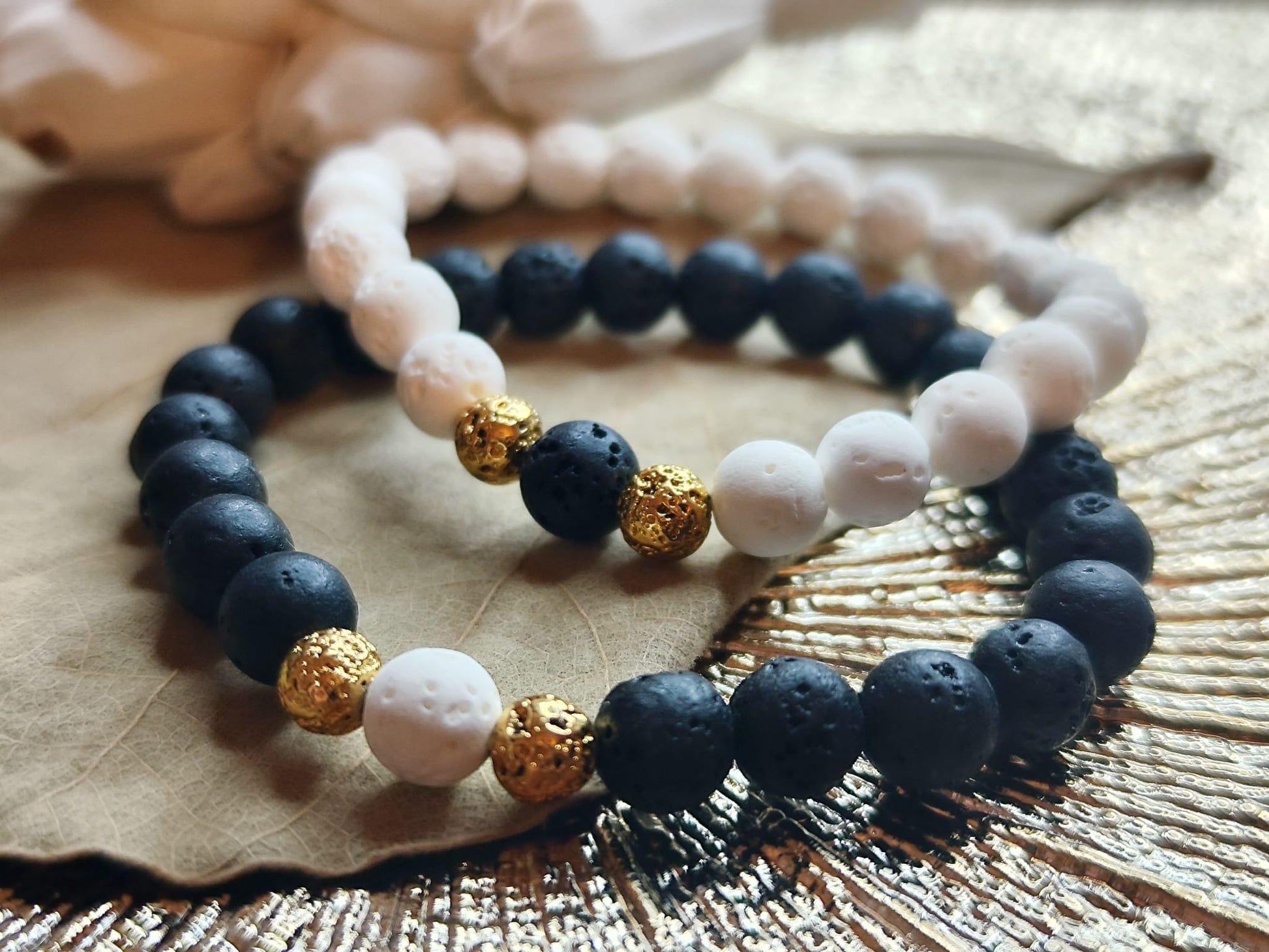 Pärchenarmband Set Lava Stein Schwarz Weiß | Partnerarmband Geschenk Paare | Yin Yang Armband Gold | Freundschaftsarmband Handmade